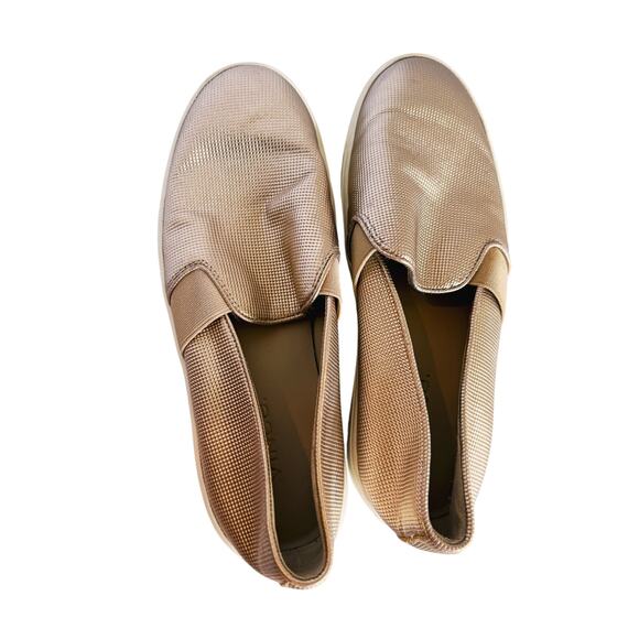 Vince Blair Perforated Leather Slip-On Sneakers Size 6 Gold - Picture 10 of 13